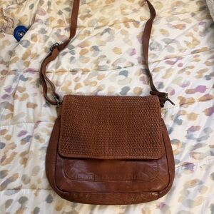 Elegant Woven Leather Crossbody Bag